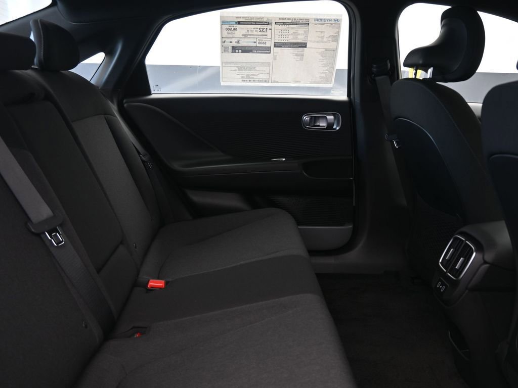 New 2025 Hyundai Ioniq 6 SE image 13
