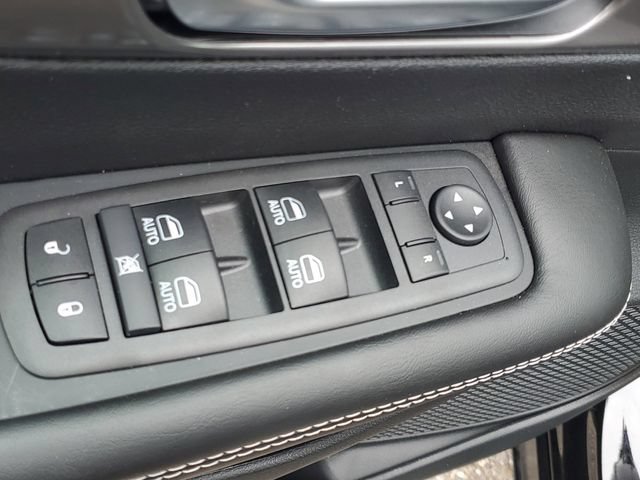New 2026 Chrysler Pacifica Select w/ S Appearance Package FWD image 17