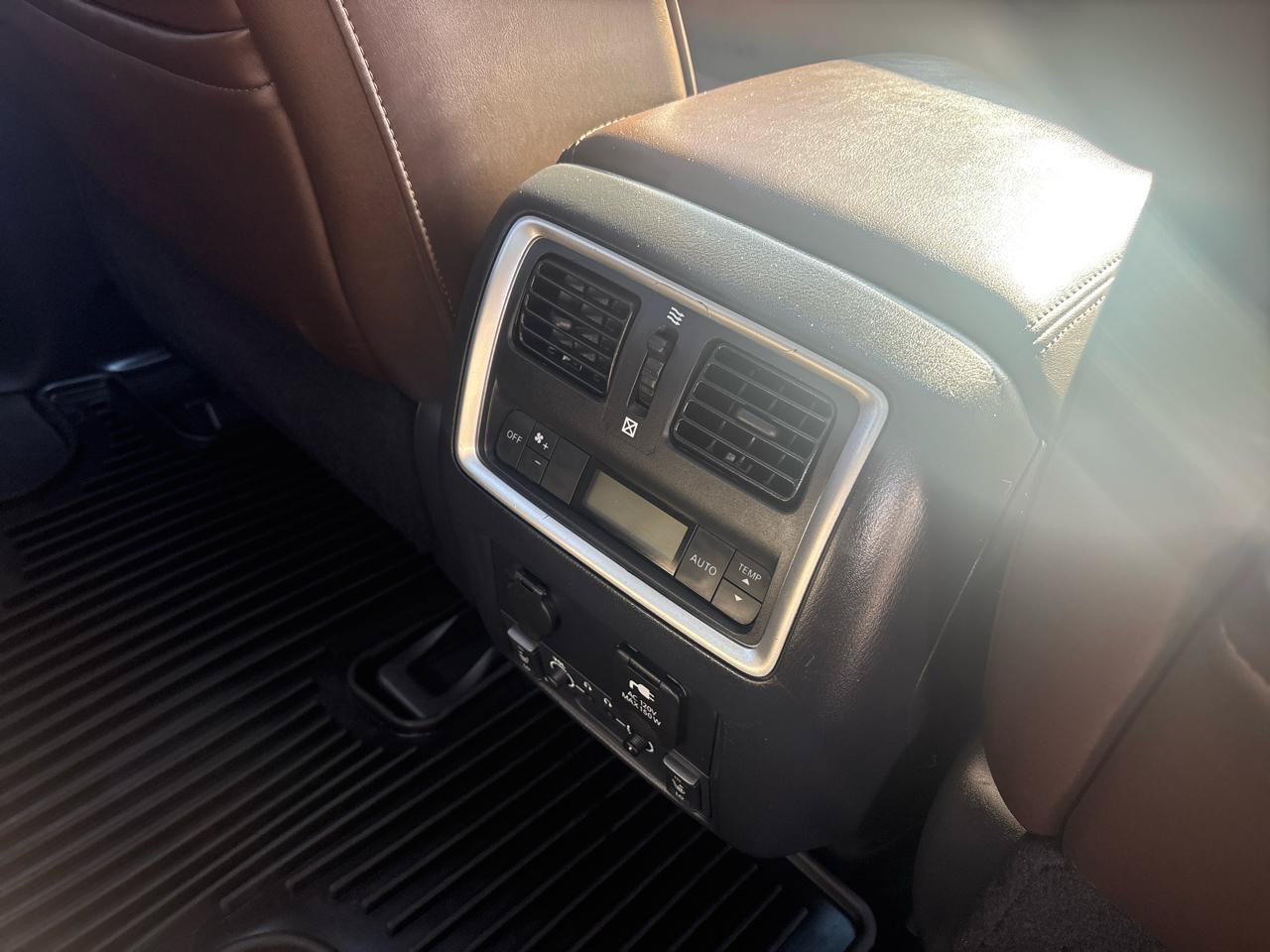 Used 2013 INFINITI JX35 AWD w/ Premium Pkg image 13