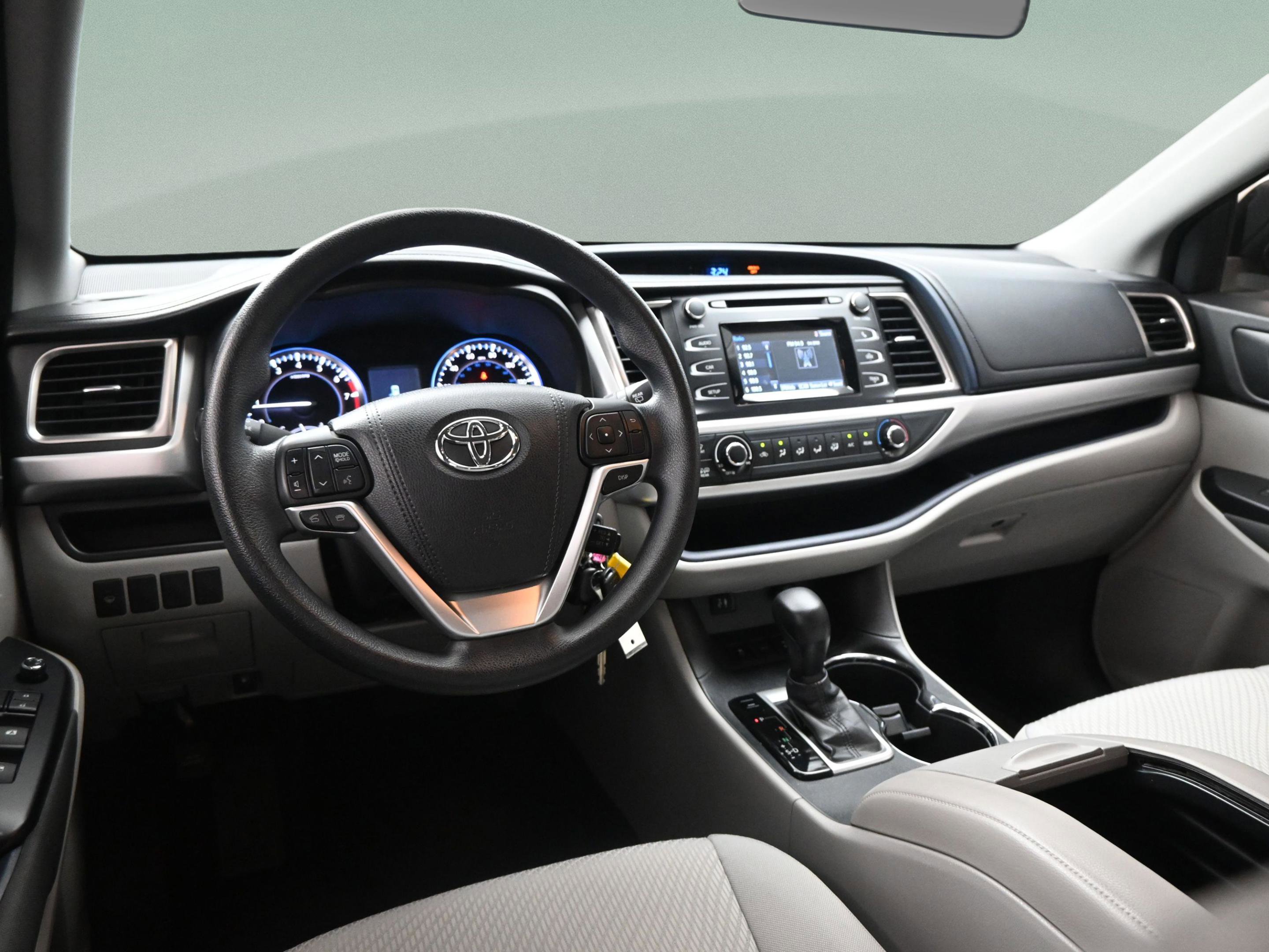 Used 2016 Toyota Highlander LE image 34