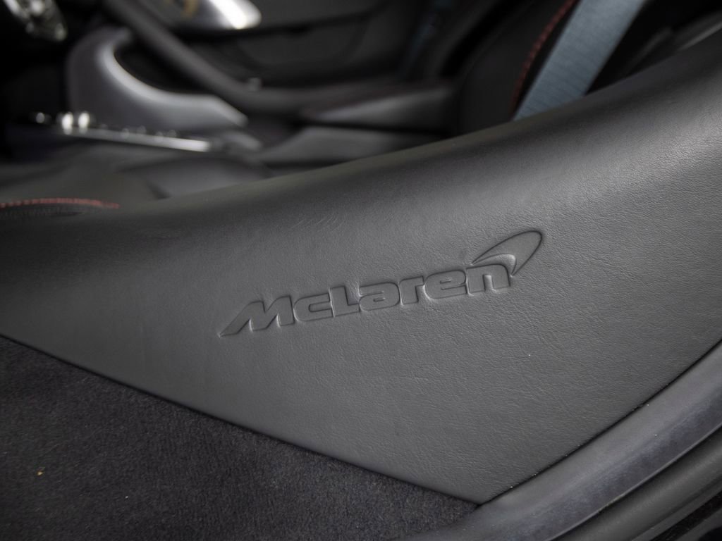 Used 2023 McLaren GT RWD image 14