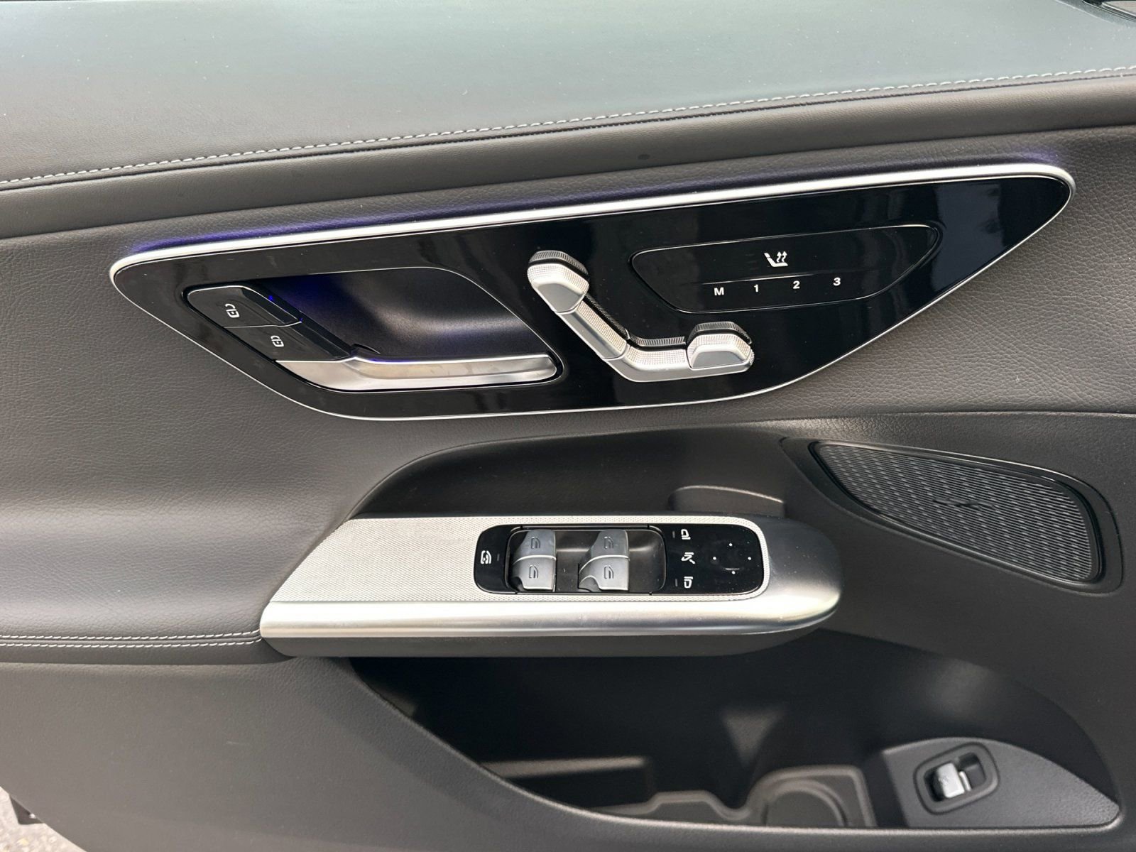 New 2026 Mercedes-Benz GLC 300 4MATIC image 11