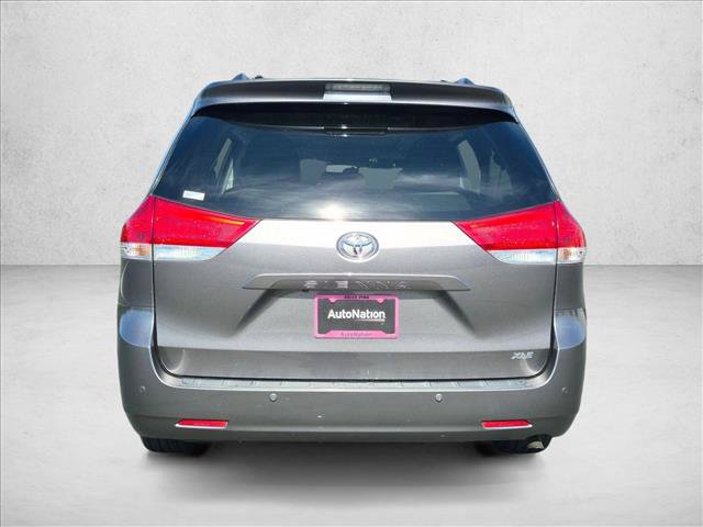 Used 2014 Toyota Sienna XLE FWD image 6