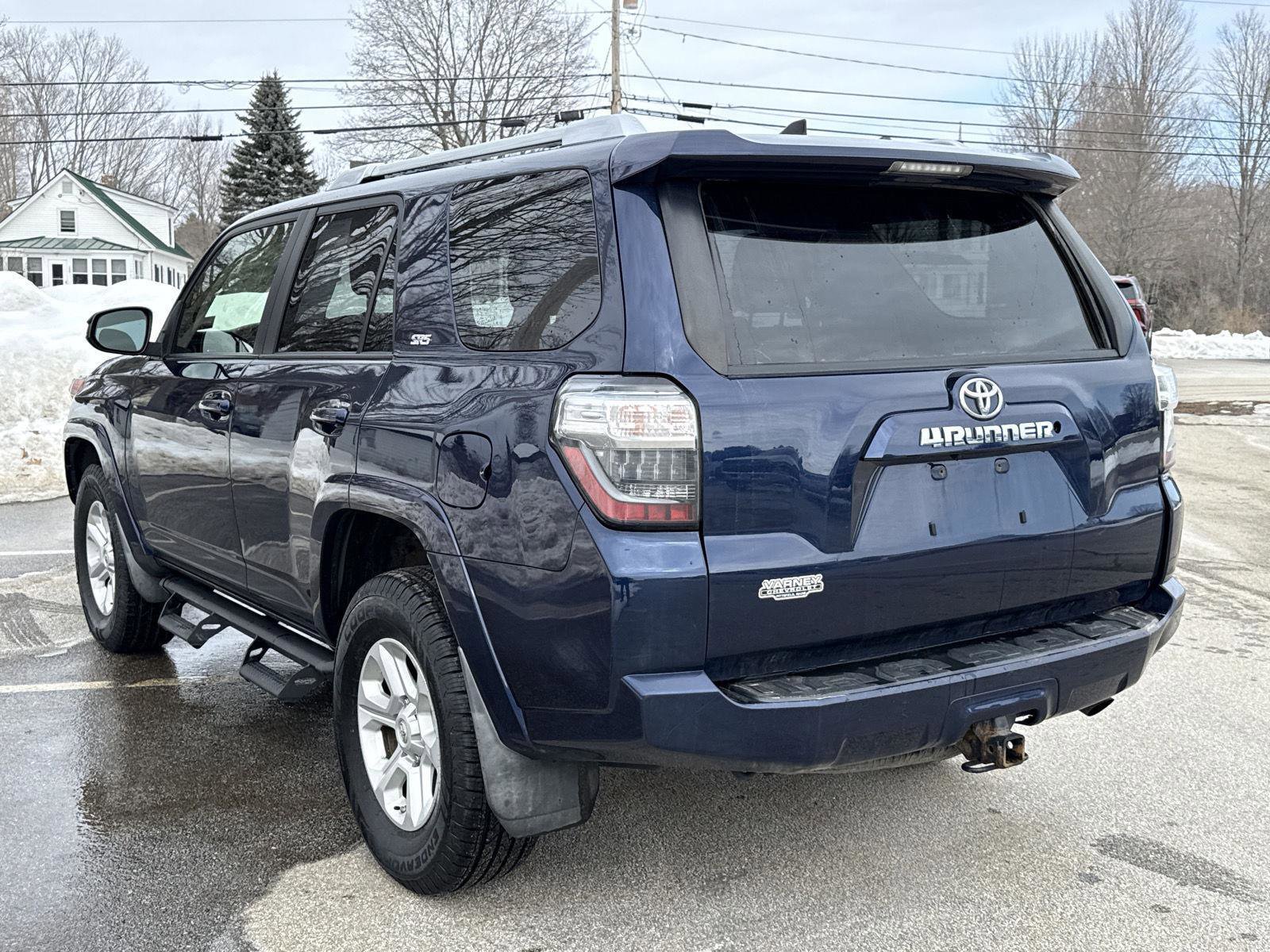 Used 2018 Toyota 4Runner SR5 image 9