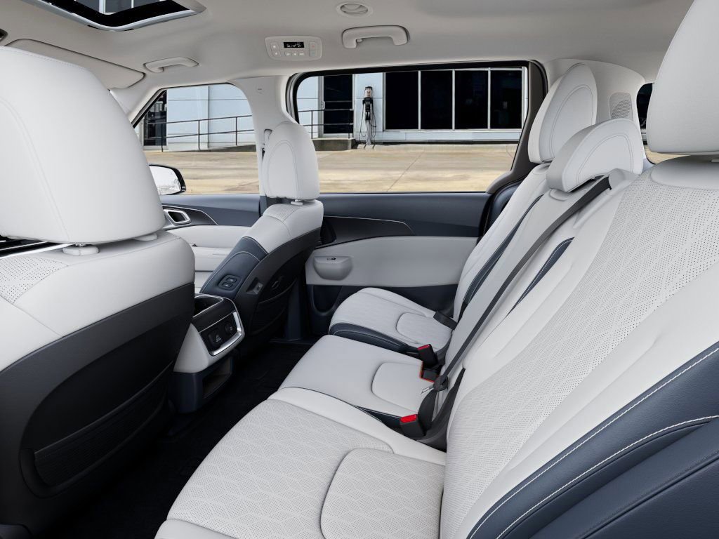 New 2026 Kia Carnival SX w/ SX Dark Edition Package image 18