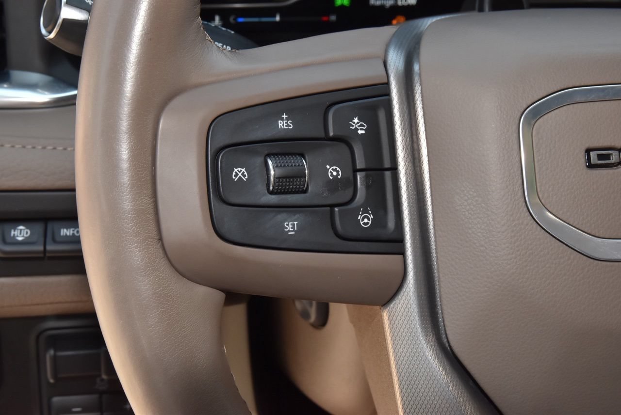 Used 2024 GMC Yukon XL Denali w/ Advanced Technology Package AWD/4WD image 25