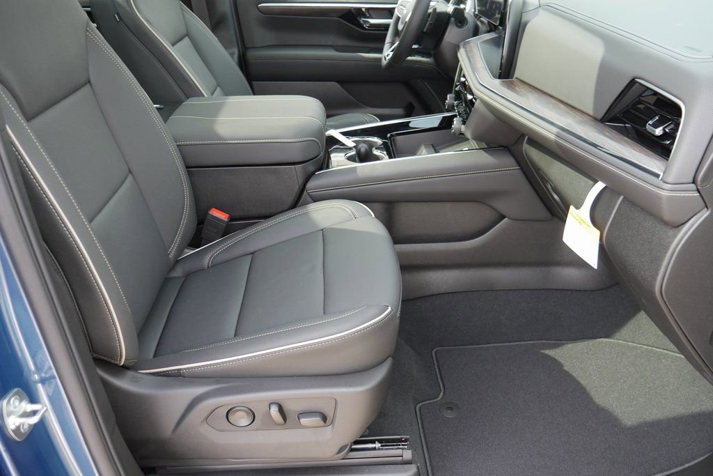 New 2026 Chevrolet Suburban Premier image 22