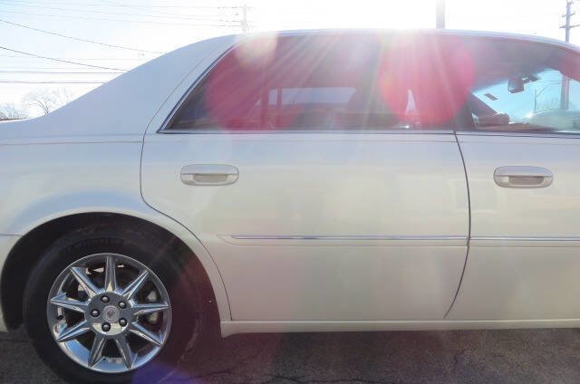 Used 2010 Cadillac DTS Luxury image 21