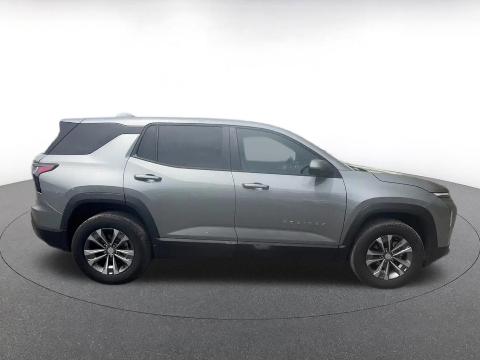 Used 2025 Chevrolet Equinox LT FWD image 16