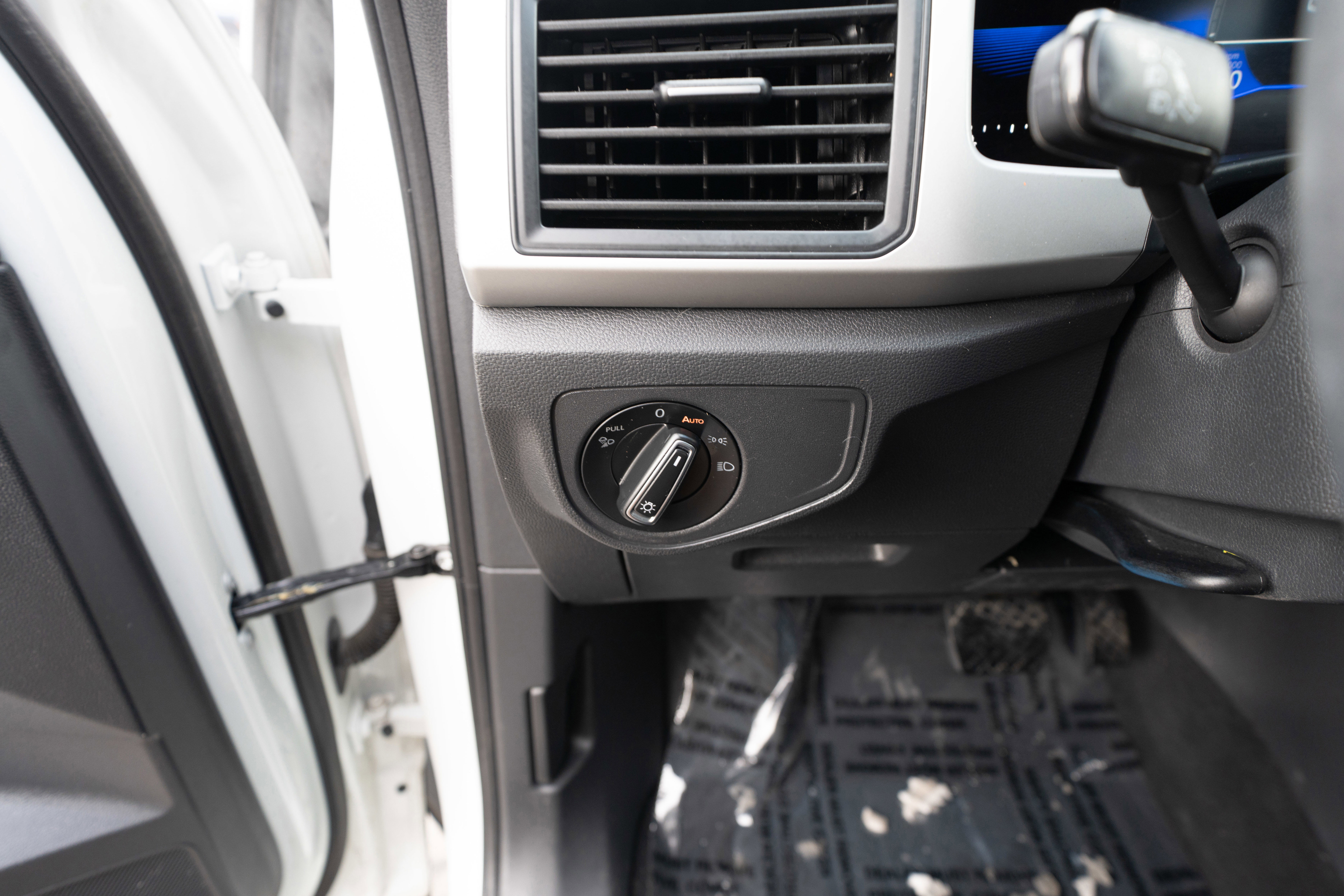 Used 2023 Volkswagen Atlas Cross Sport SE image 11