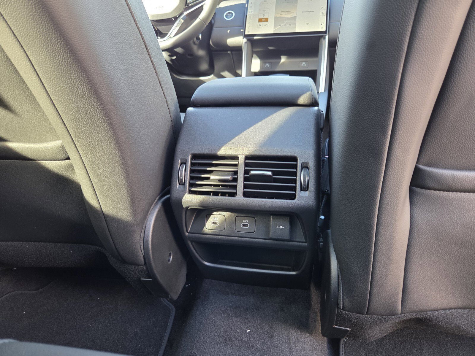 New 2025 Land Rover Discovery Sport S AWD/4WD image 11