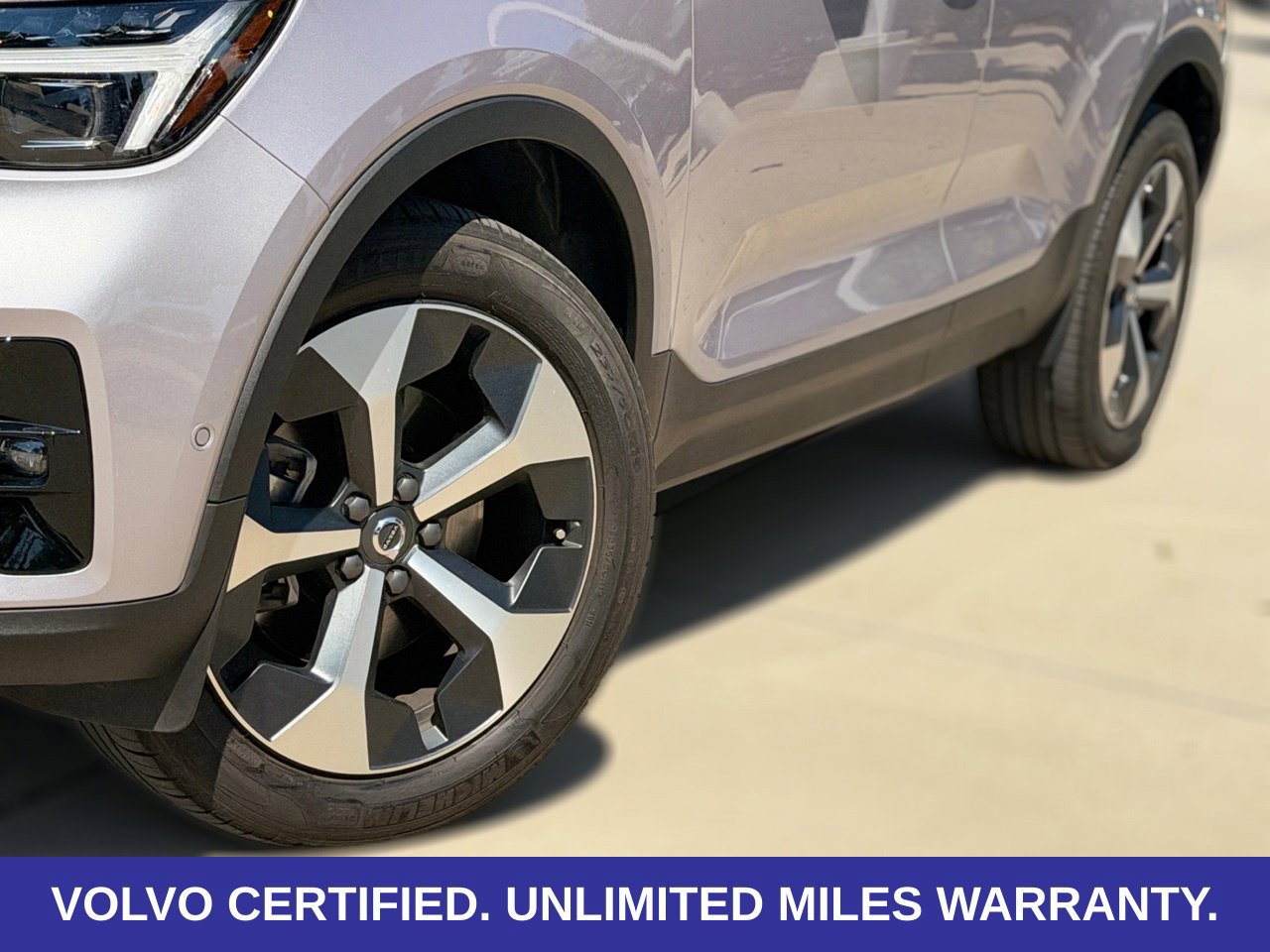 Certified 2026 Volvo XC40 B5 Plus AWD/4WD image 9
