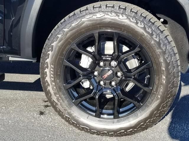New 2026 GMC Canyon Denali w/ LPO, Denali Black Edition AWD/4WD image 15