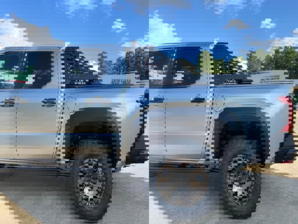 New 2025 Toyota Tacoma Trailhunter image 31