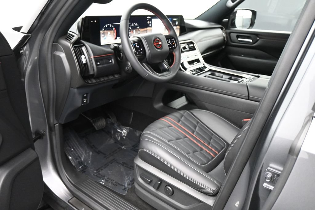 Used 2026 Nissan Armada PRO-4X AWD/4WD image 2