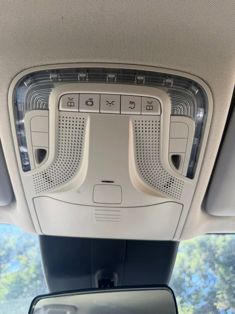 Used 2019 Mercedes-Benz Metris Passenger image 24