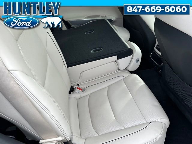 Used 2024 Genesis GV70 2.5T w/ Advanced Package image 10