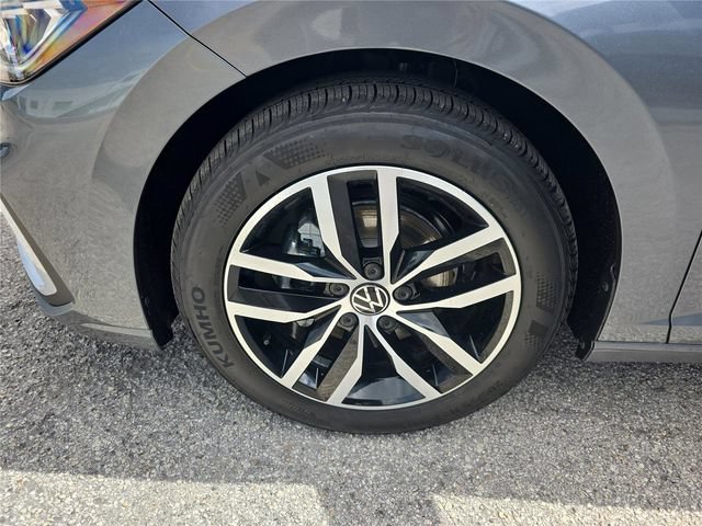 New 2026 Volkswagen Jetta SE FWD image 8