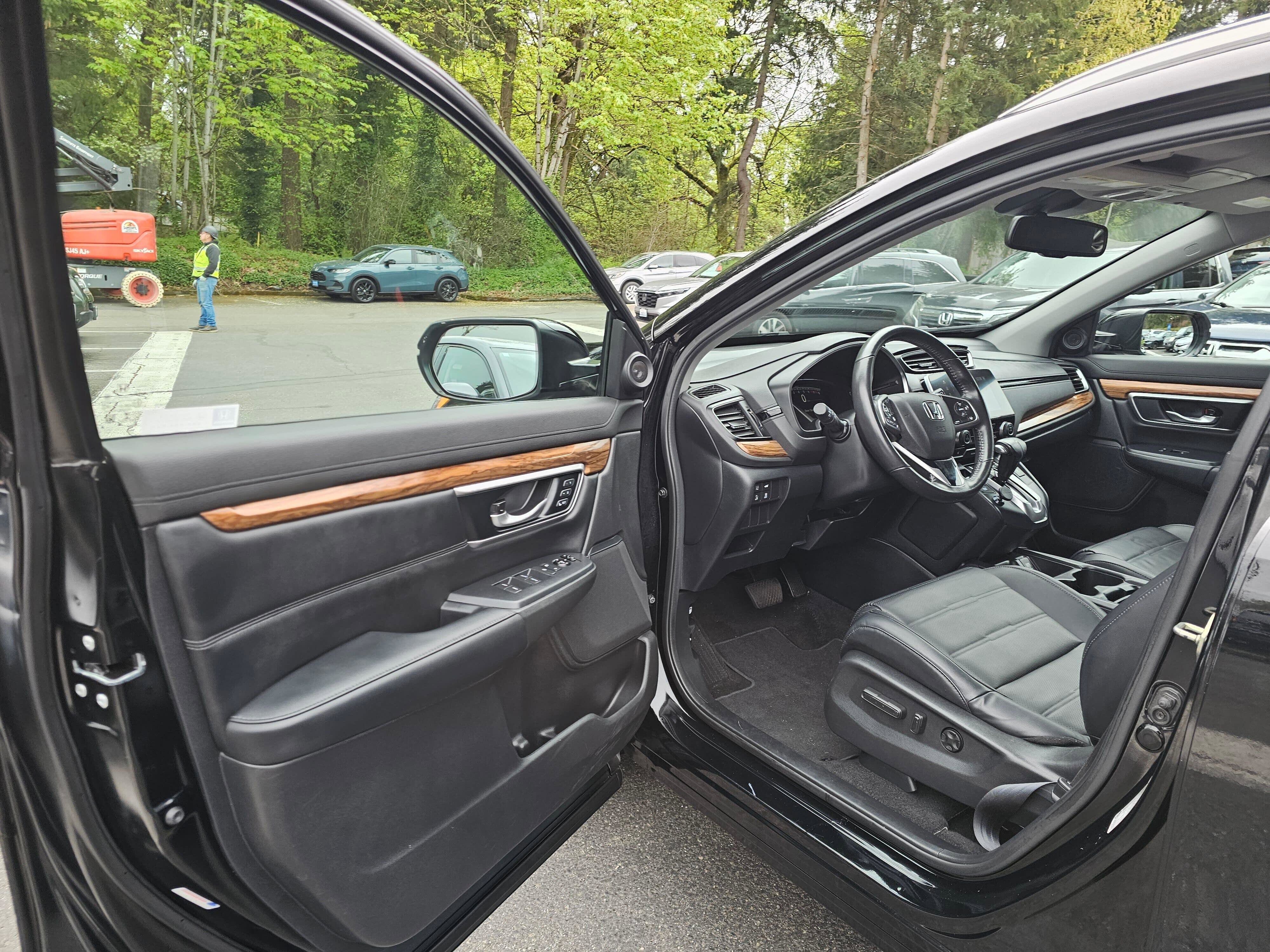 Used 2019 Honda CR-V Touring image 19