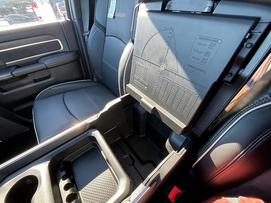 New 2026 RAM 3500 Laramie AWD/4WD image 31