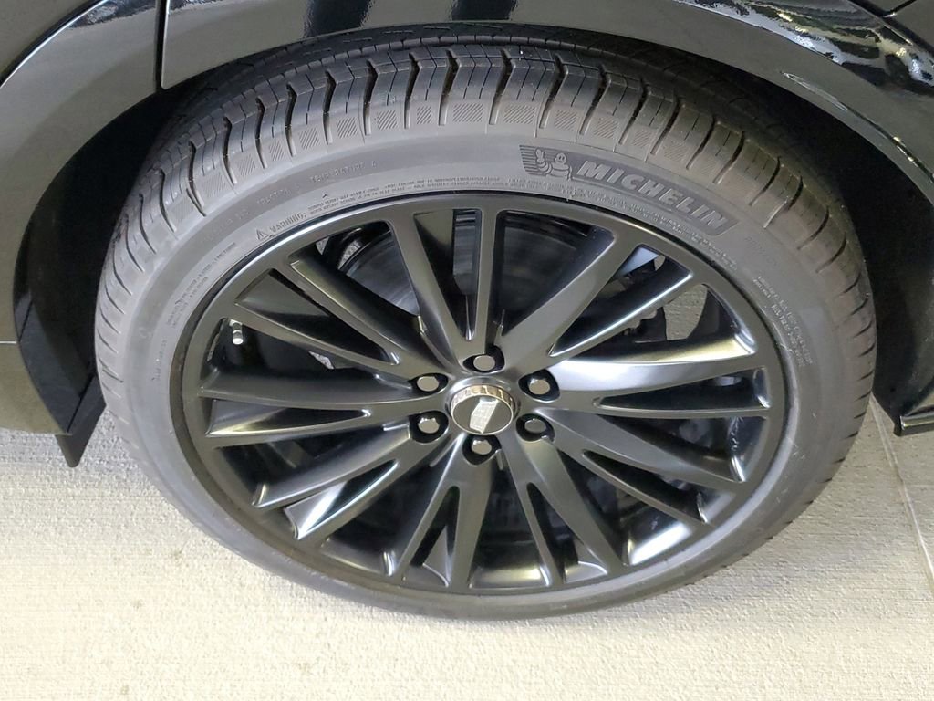 New 2026 Cadillac Lyriq V w/ LPO, Bronce Accent Package AWD/4WD image 9