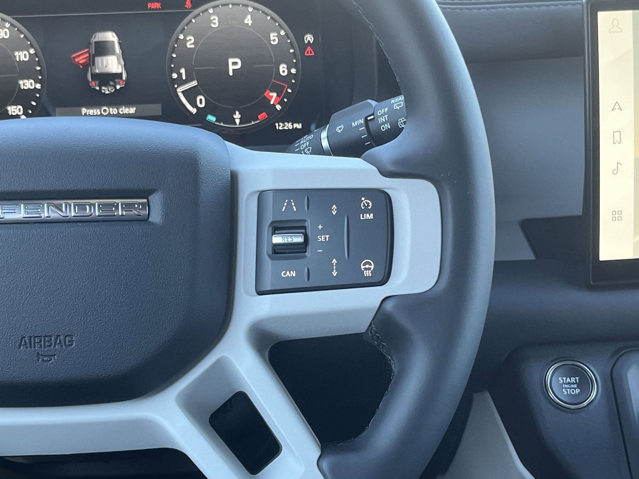 Used 2025 Land Rover Defender 110 X-Dynamic SE image 22