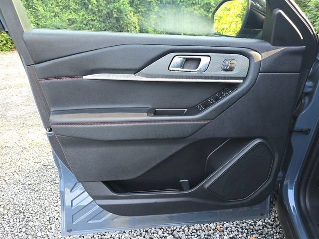 Used 2025 Ford Explorer ST RWD image 21
