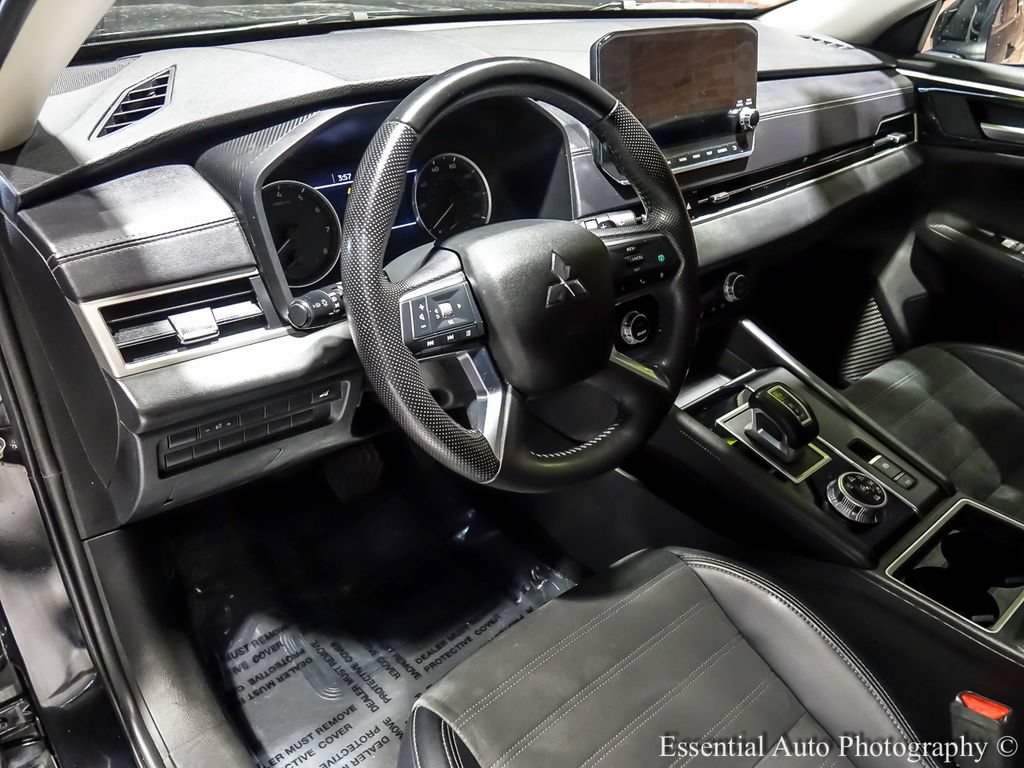 Used 2024 Mitsubishi Outlander SE AWD/4WD image 14