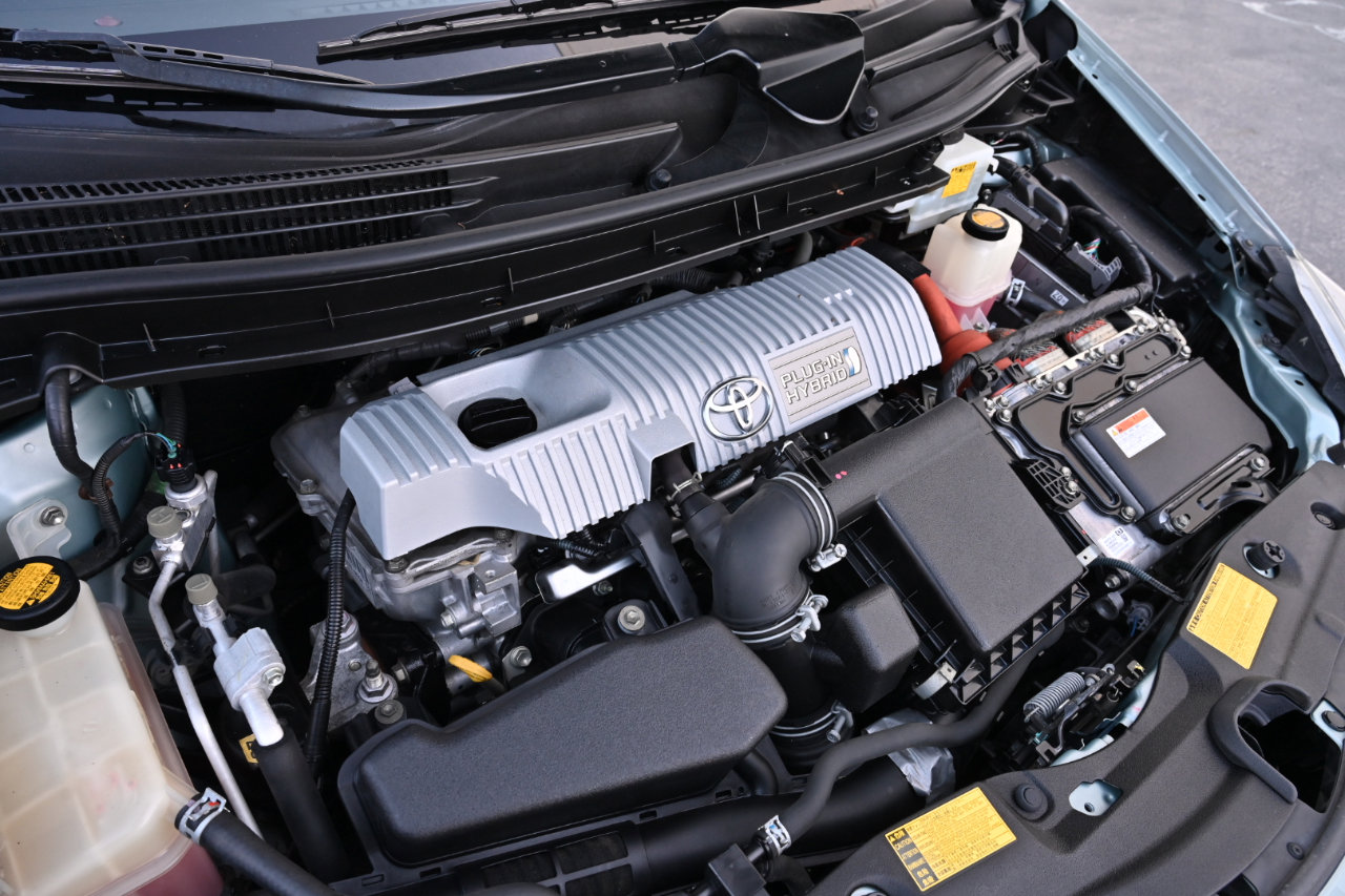 Used 2014 Toyota Prius Prime Plug-In Hybrid FWD image 30