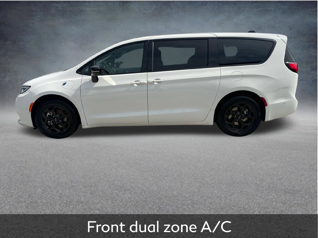 Used 2024 Chrysler Pacifica Limited FWD image 5