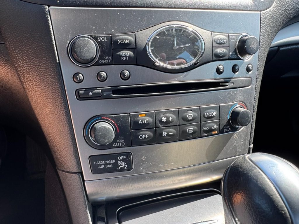 Used 2015 INFINITI Q40 AWD w/ Moonroof Package image 20