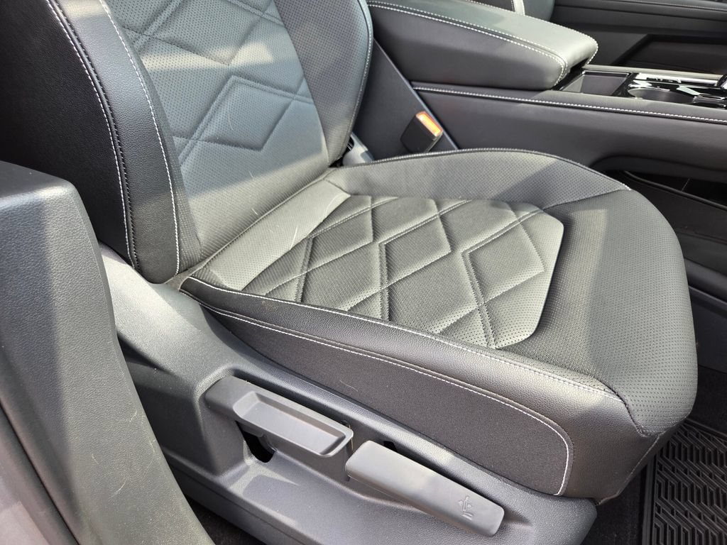 Used 2026 Volkswagen Atlas SE w/ Panoramic Sunroof Package FWD image 31