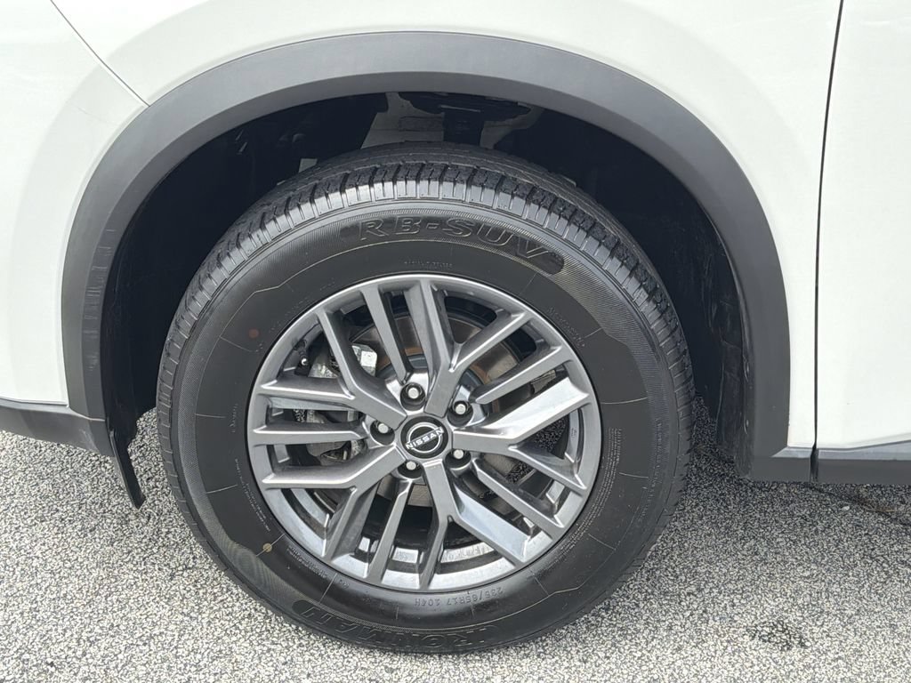 Used 2024 Nissan Rogue S AWD/4WD image 31