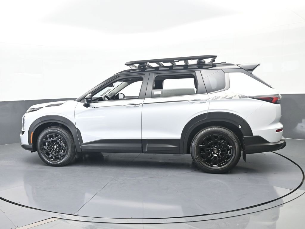 New 2026 Mitsubishi Outlander Trail Edition image 3
