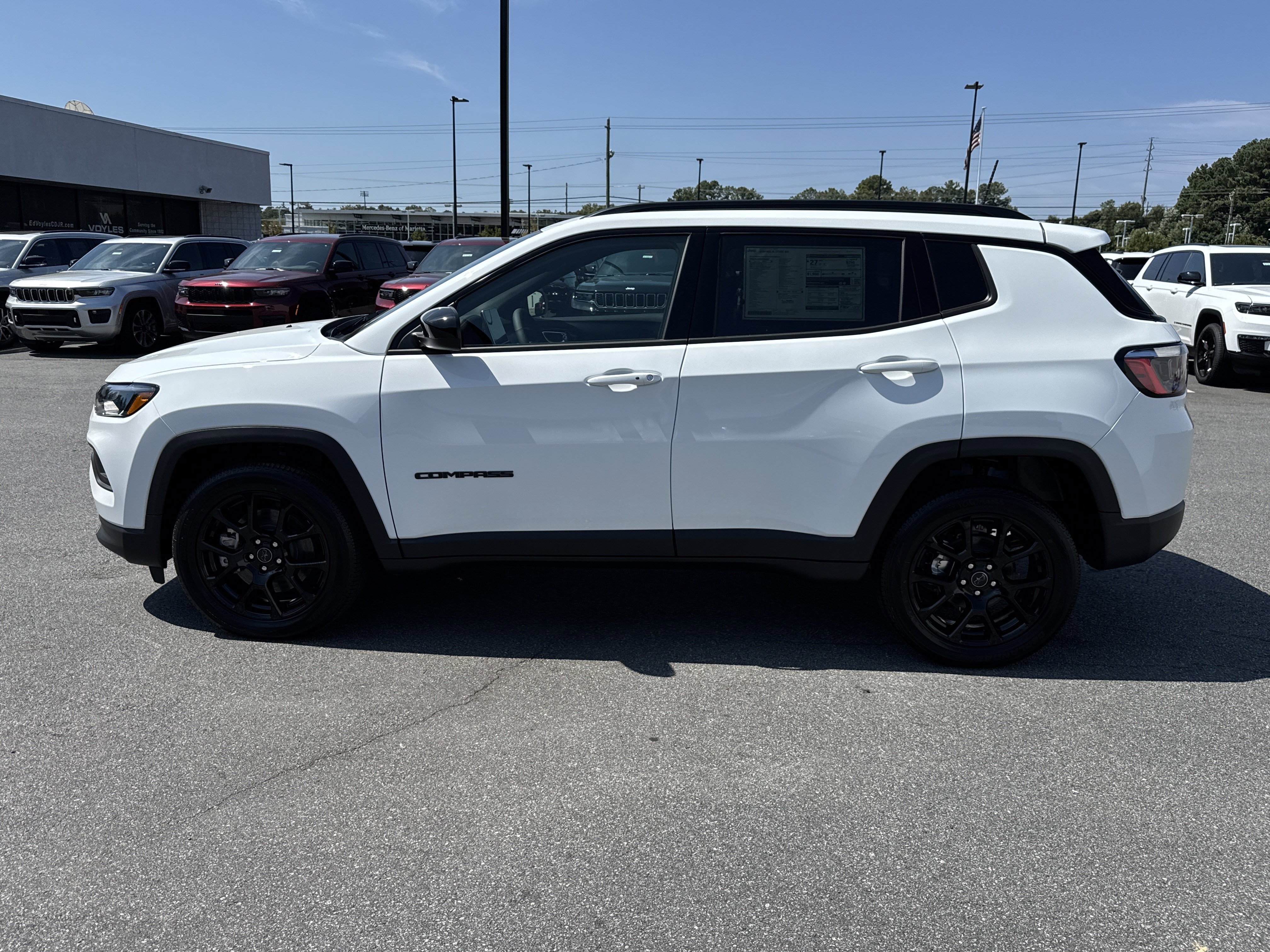 New 2025 Jeep Compass Latitude w/ Sun & Sound Group image 4