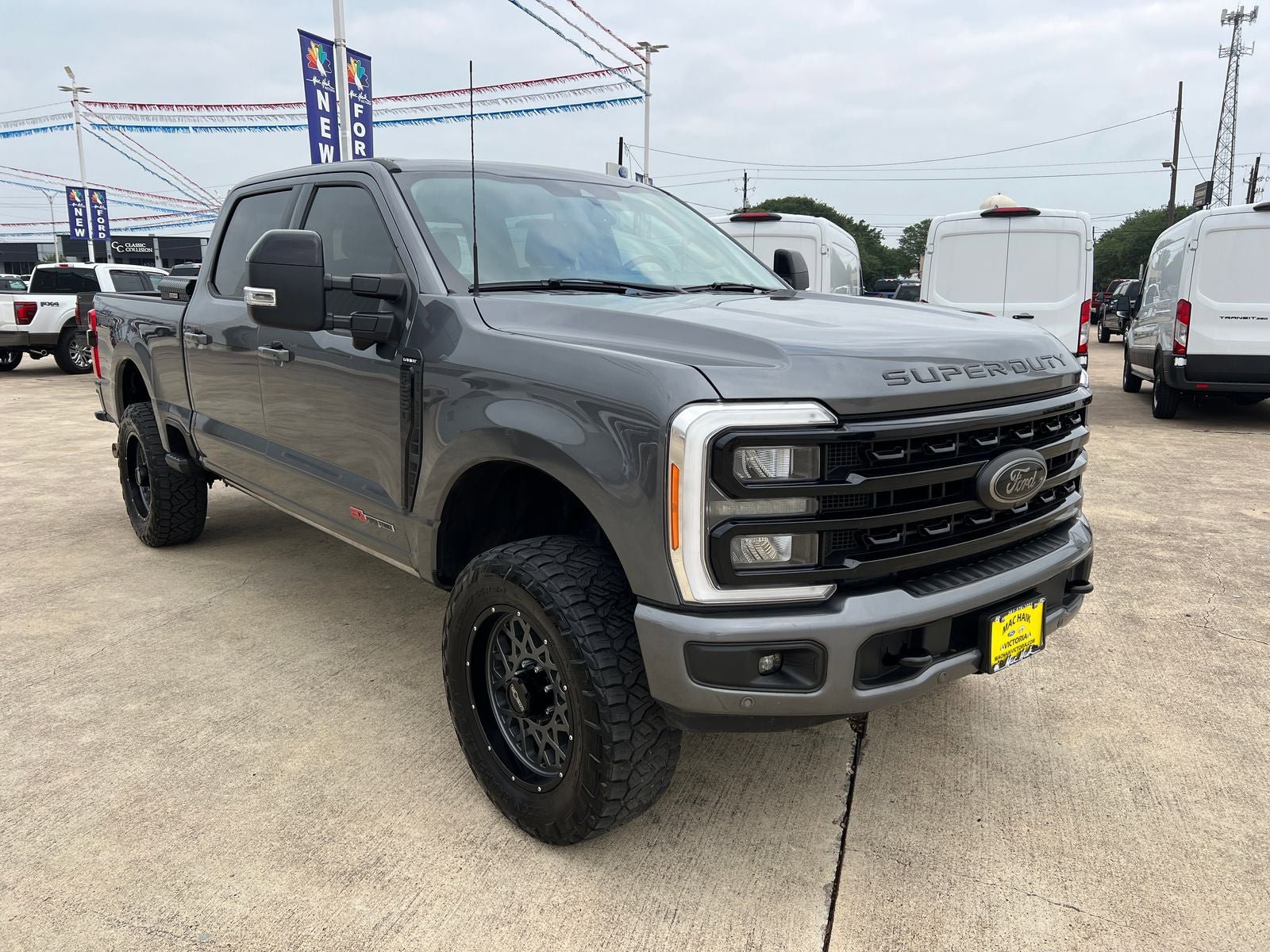 Used 2023 Ford F250 Lariat w/ Lariat Ultimate Package AWD/4WD image 1