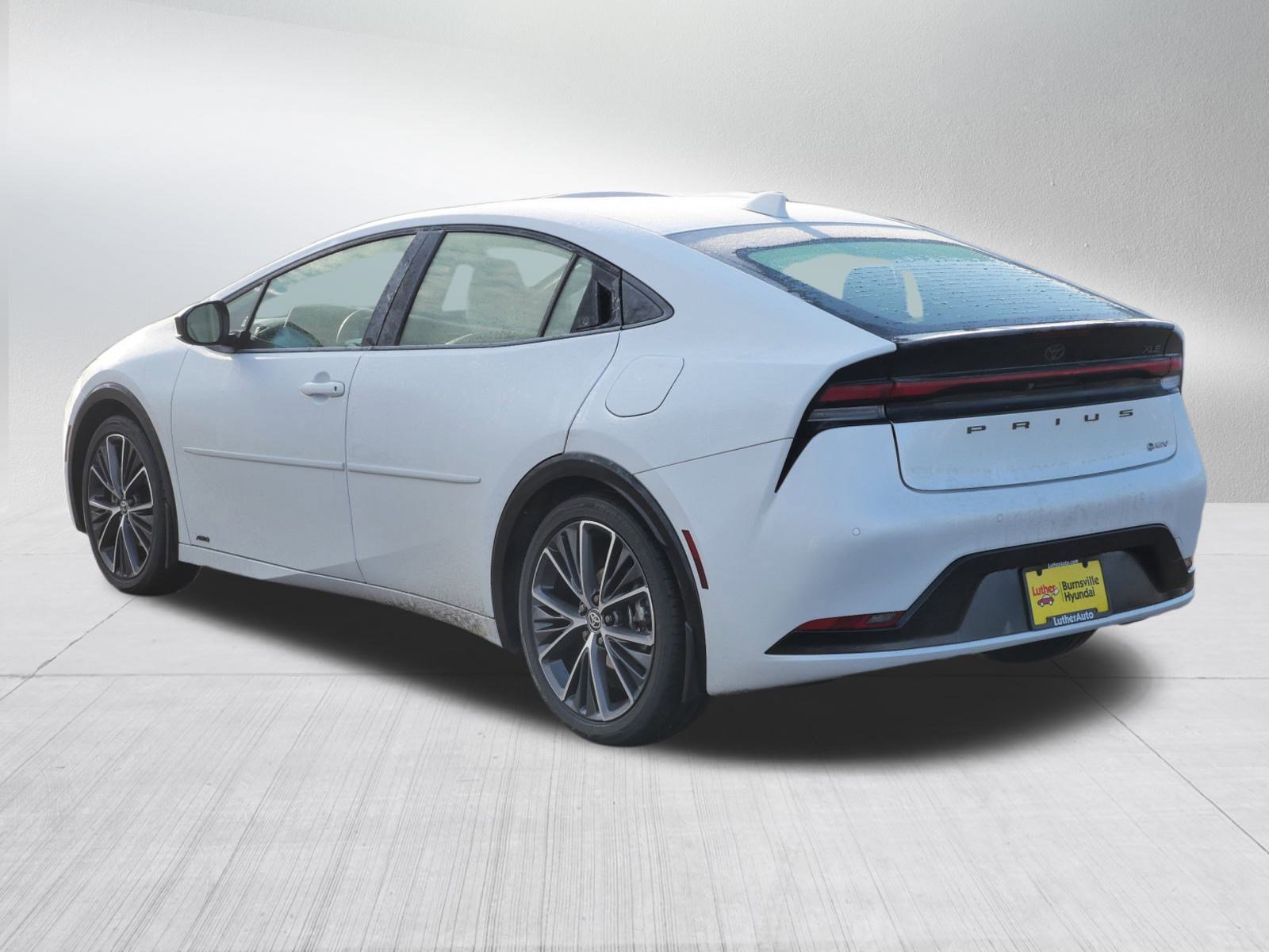 Used 2024 Toyota Prius XLE image 5