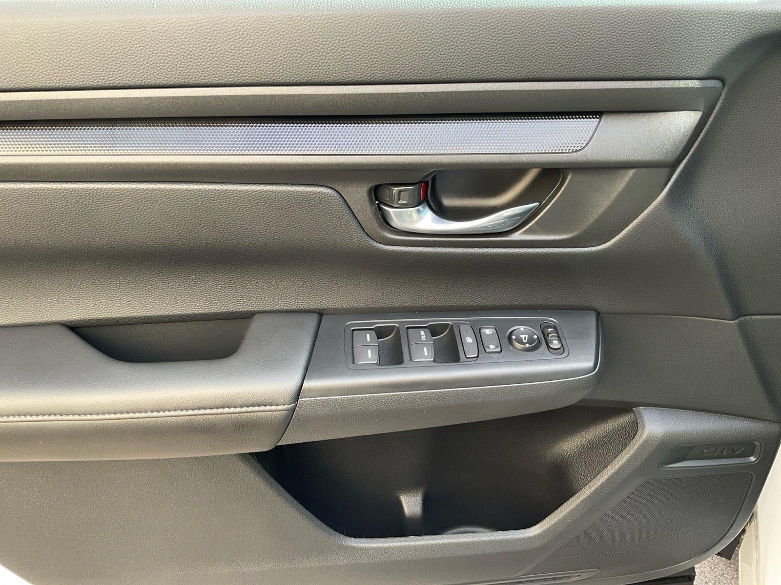 Used 2025 Honda CR-V LX image 19