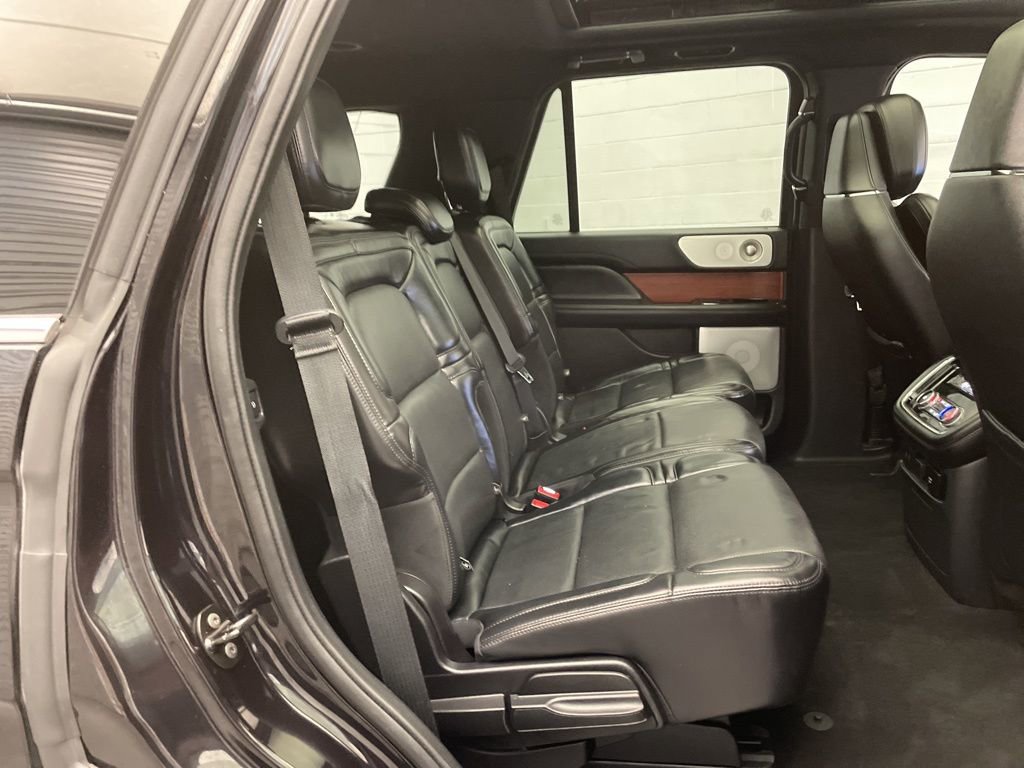 Used 2020 Lincoln Navigator Reserve w/ Equipment Group 208A Reserve image 30