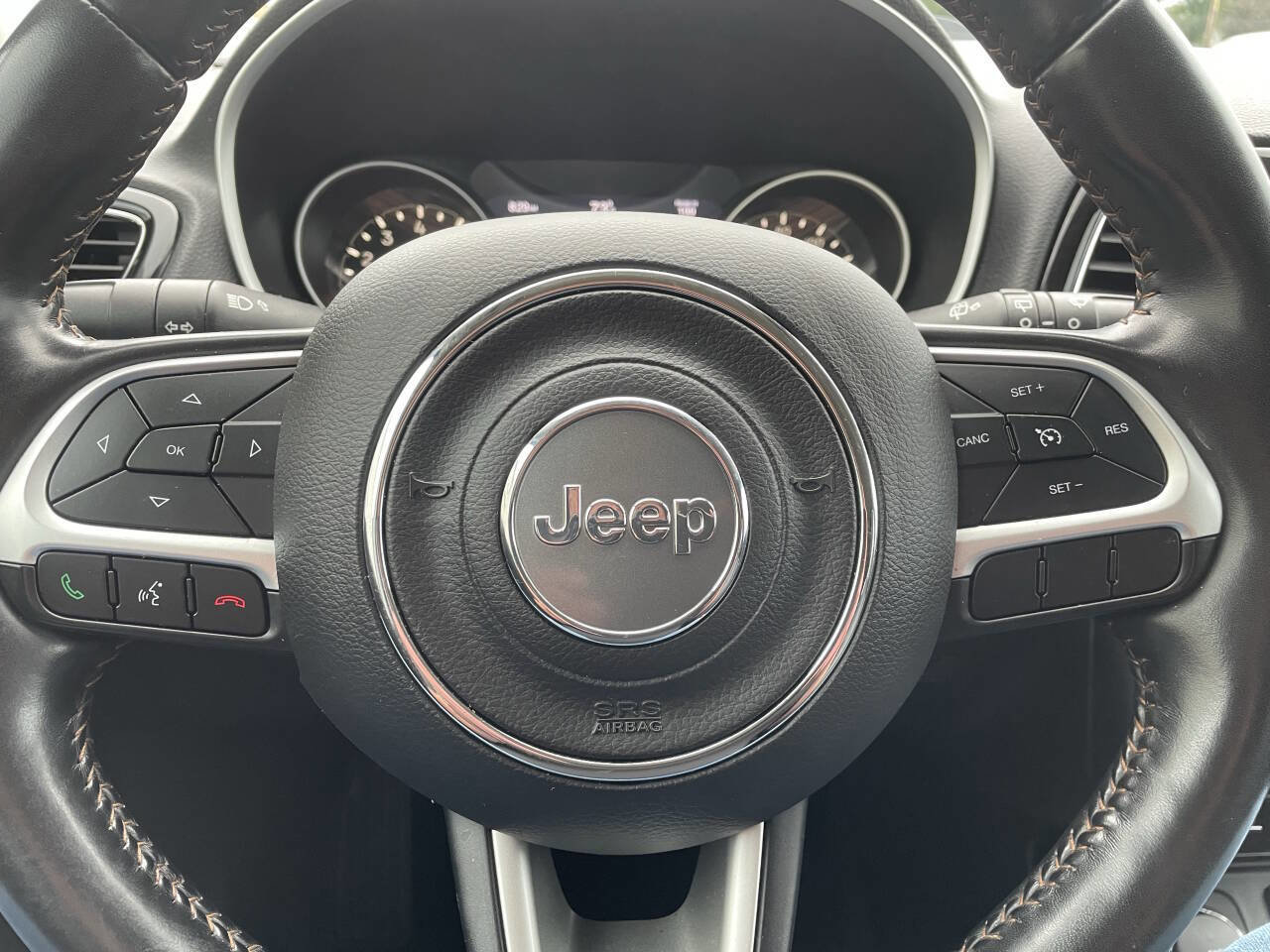 Used 2020 Jeep Compass Limited image 21