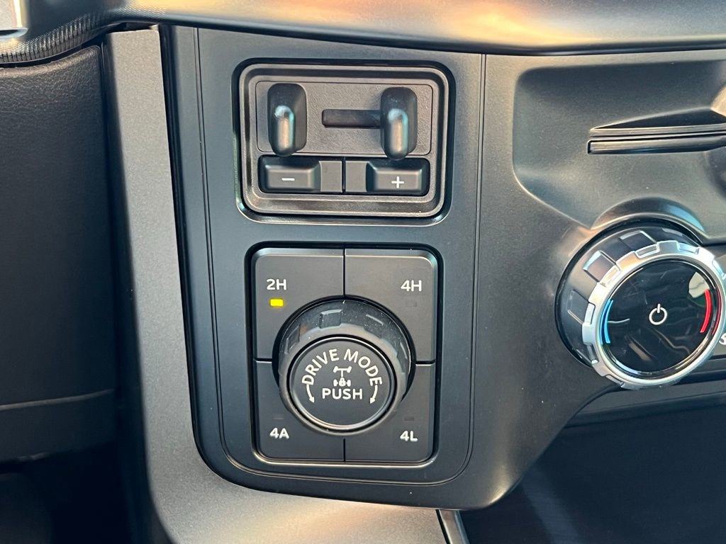Used 2024 Ford F150 Lariat w/ FX4 Off-Road Package image 31
