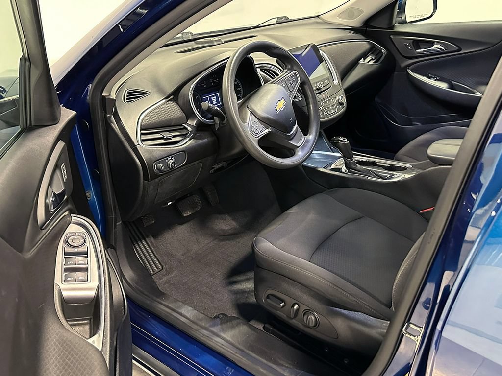 Used 2019 Chevrolet Malibu LT FWD image 18