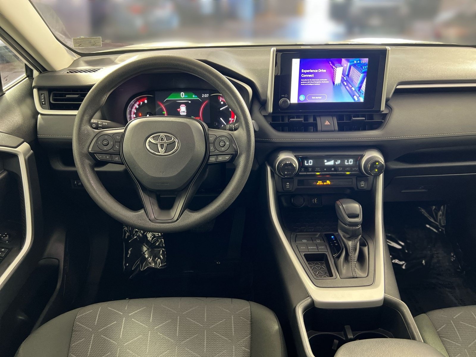 Used 2025 Toyota RAV4 XLE FWD image 24
