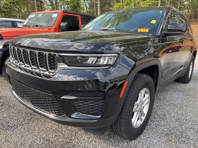 Used 2023 Jeep Grand Cherokee Laredo w/ Luxury Tech Group I AWD/4WD image 6