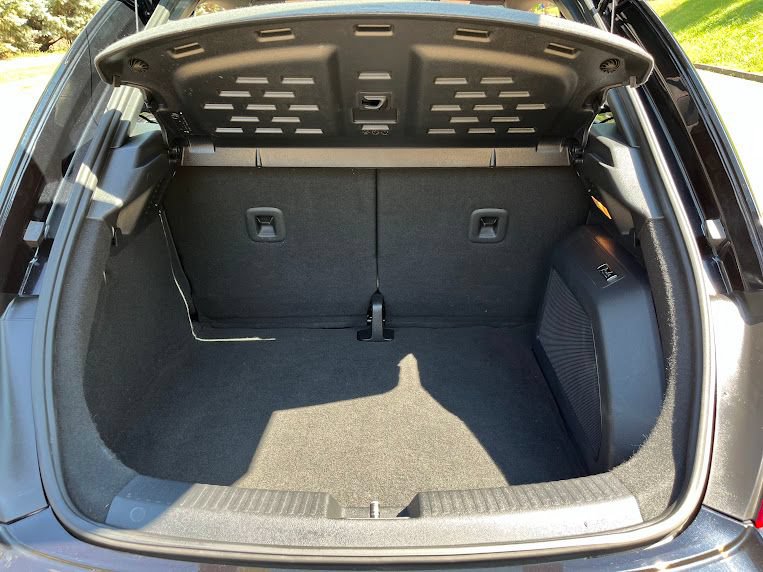 Used 2013 Volkswagen Beetle 2.0T FWD image 36