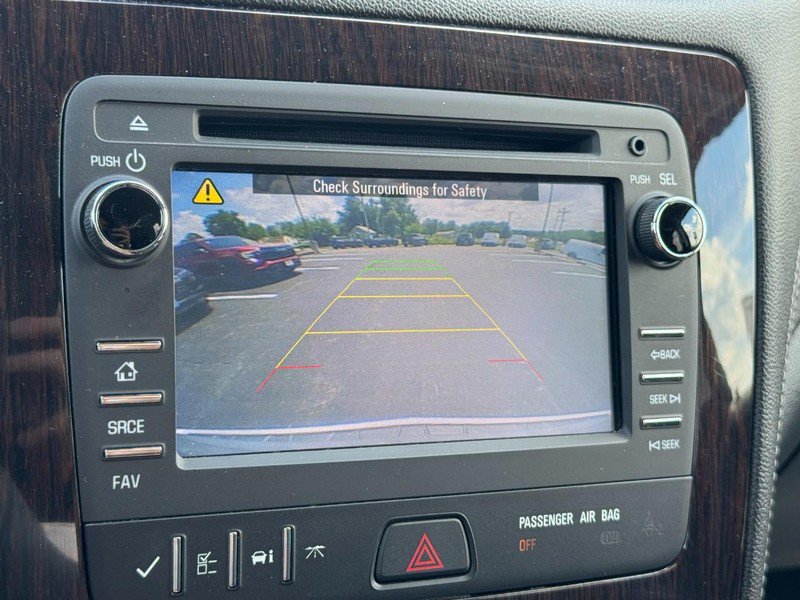 Used 2017 Chevrolet Traverse LT w/ Style and Technology Package FWD image 21