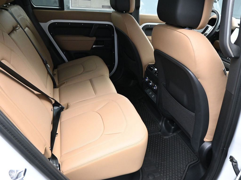 New 2026 Land Rover Defender 110 X-Dynamic SE AWD/4WD image 8