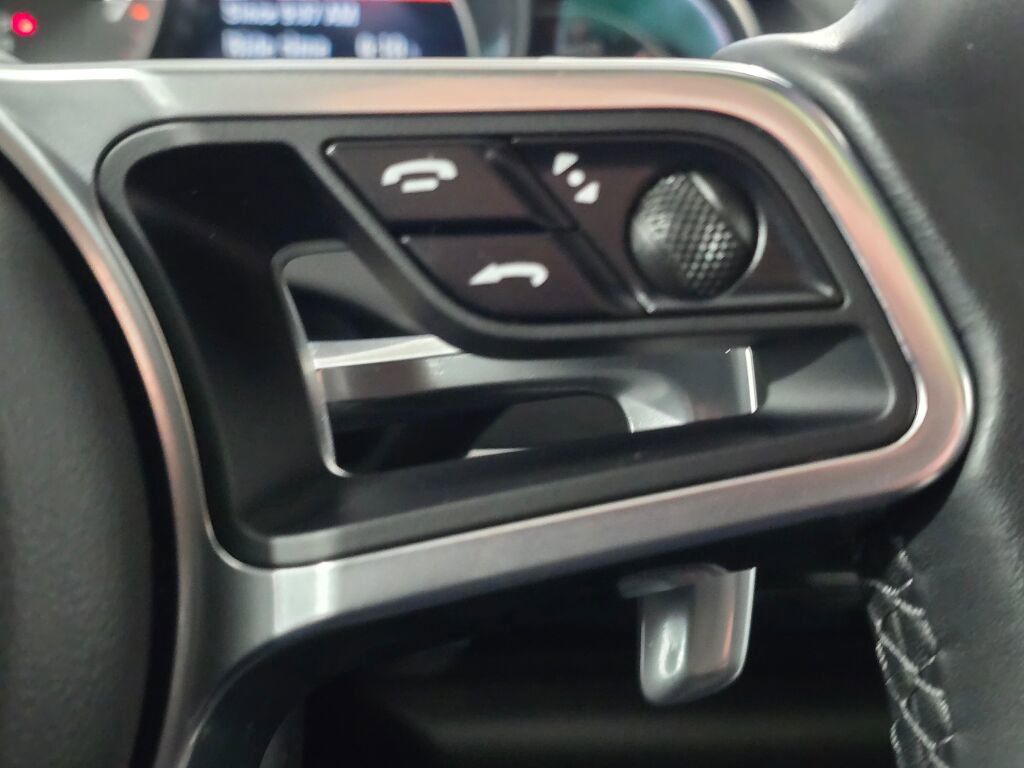 Used 2018 Porsche Cayenne image 46