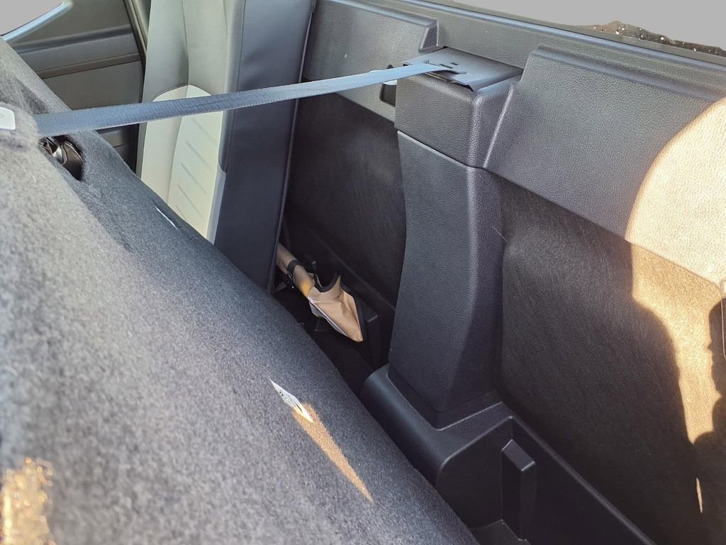 Used 2025 Toyota Tacoma SR5 image 28