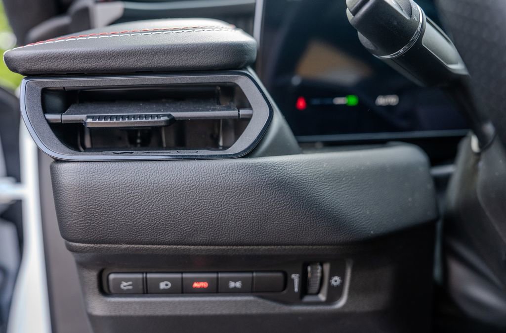 Used 2024 Dodge Charger R/T w/ Plus Group image 8